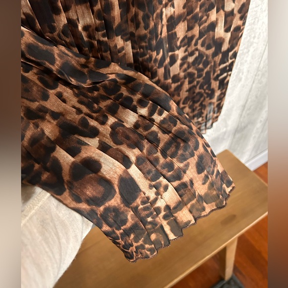 Ladies size Large tulle skirt. Leopard print.Elastic waist. - Picture 2 of 5